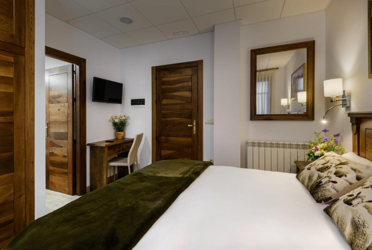 Hostal Bosque De Gamueta อันโซ ภายนอก รูปภาพ